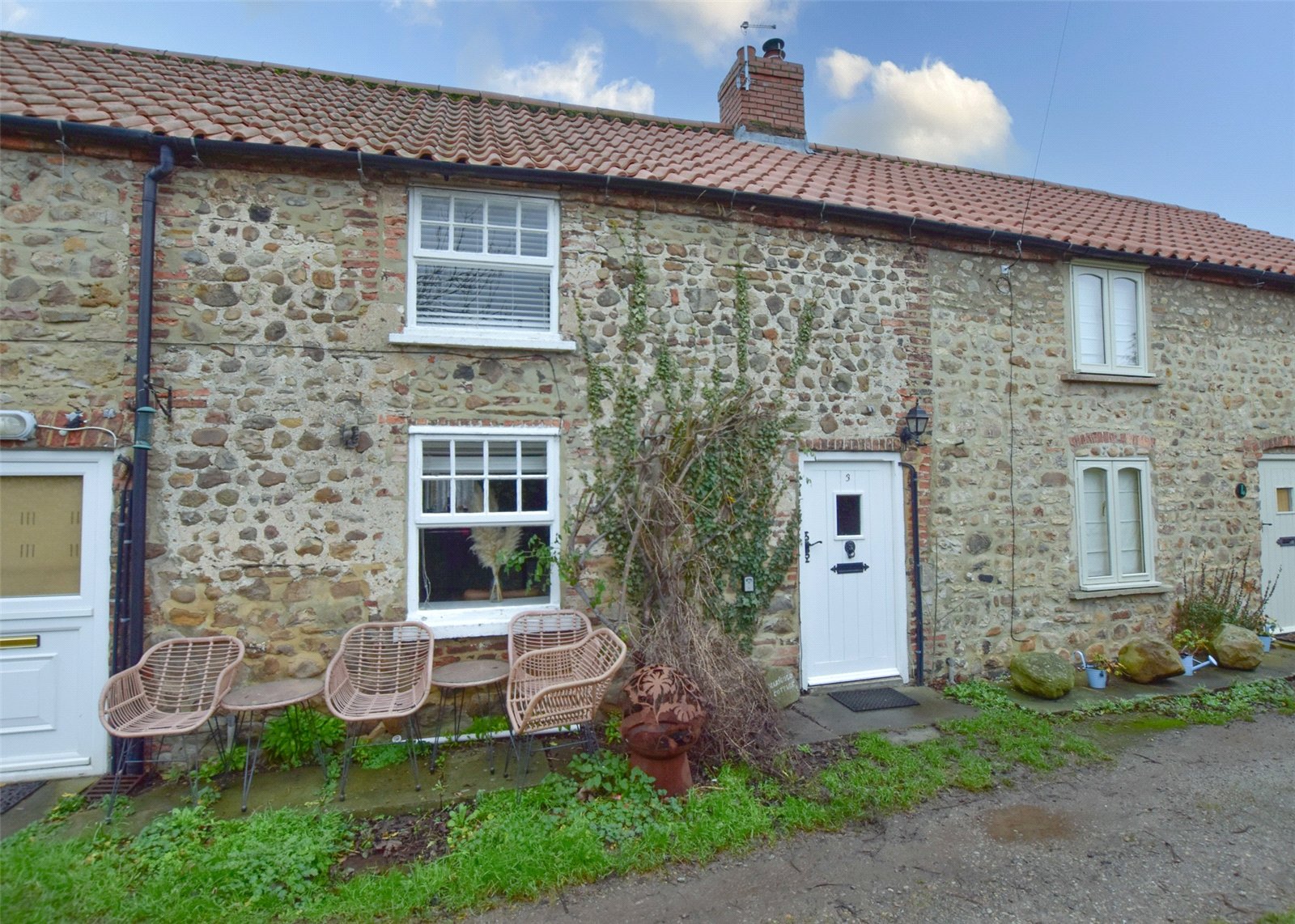 Marigold Cottage, 3, Mews Cottages, Green Dragon Yard, Bedale, North Yorkshire, DL8 1UW